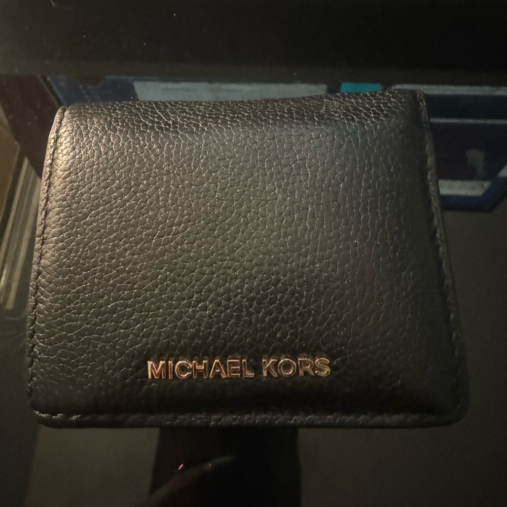 Preloved Michael Kors Pebble wallet